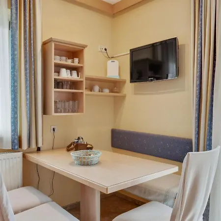 公寓 Charming In With Mountain Views 滨湖采尔