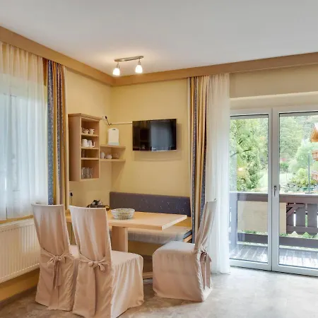 Charming In With Mountain Views *