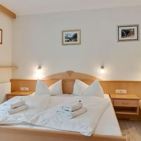 Charming In With Mountain Views Apartamento Zell am See
