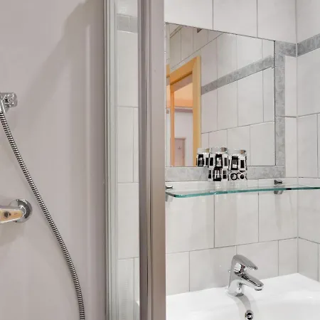 Charming In With Mountain Views Apartamento Zell am See
